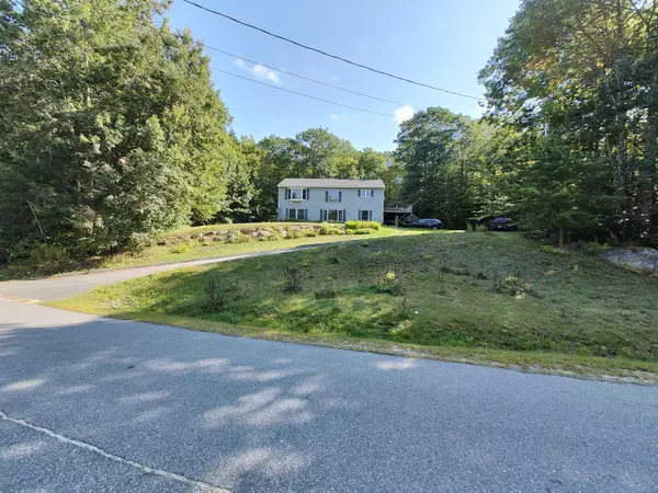 Topsham, ME 04086,18 Deer RUN