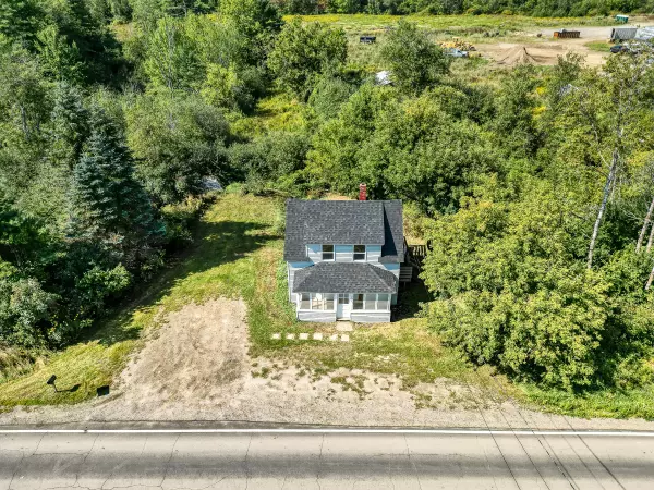 Vassalboro, ME 04989,702 Main ST