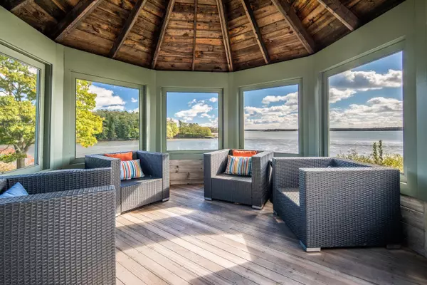 Freeport, ME 04032,65 Lambert RD