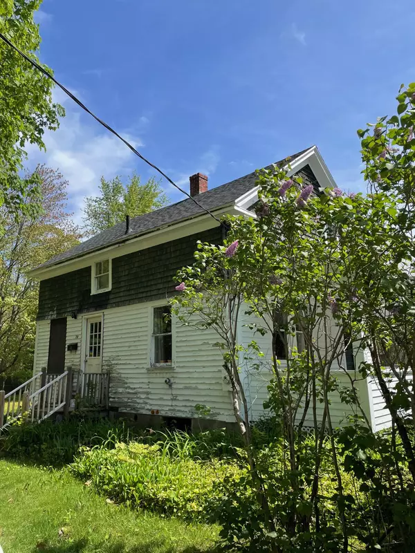 Brunswick, ME 04011,28 Thompson ST