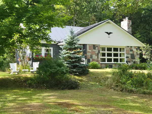 74 Marshall Shore RD, Liberty, ME 04949