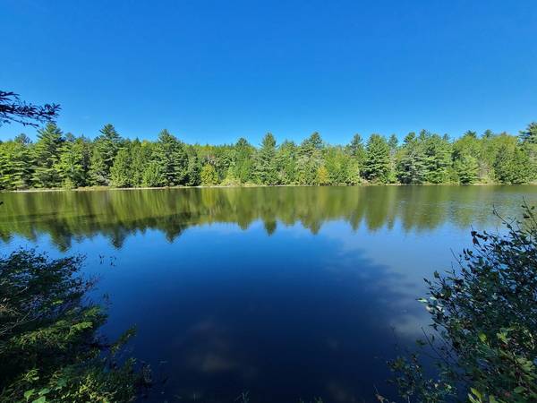 600 Dow Pond RD, Palermo, ME 04354