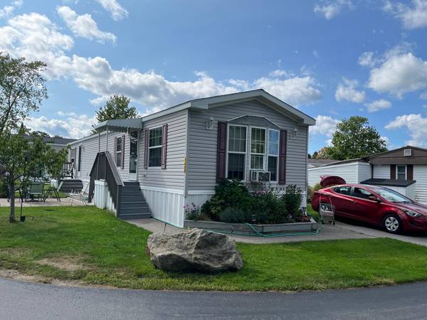 129 Blackberry PL, Kittery, ME 03904