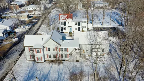 22 Greenleaf AVE, Norway, ME 04268