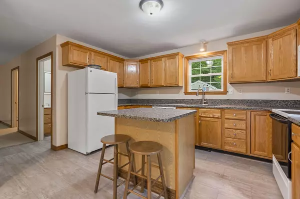 Naples, ME 04055,113 Lewis RD