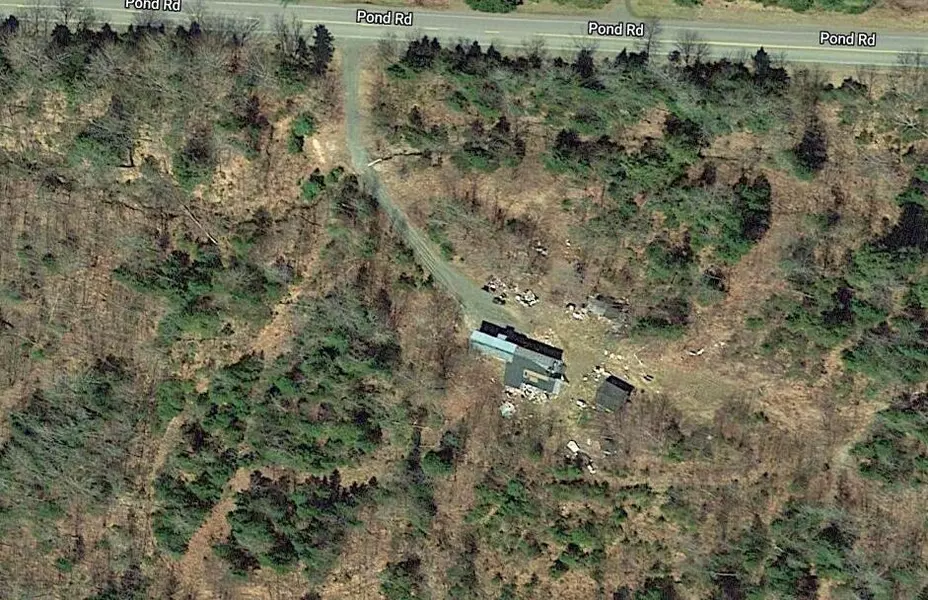 3 Lovell LN, Abbot, ME 04406