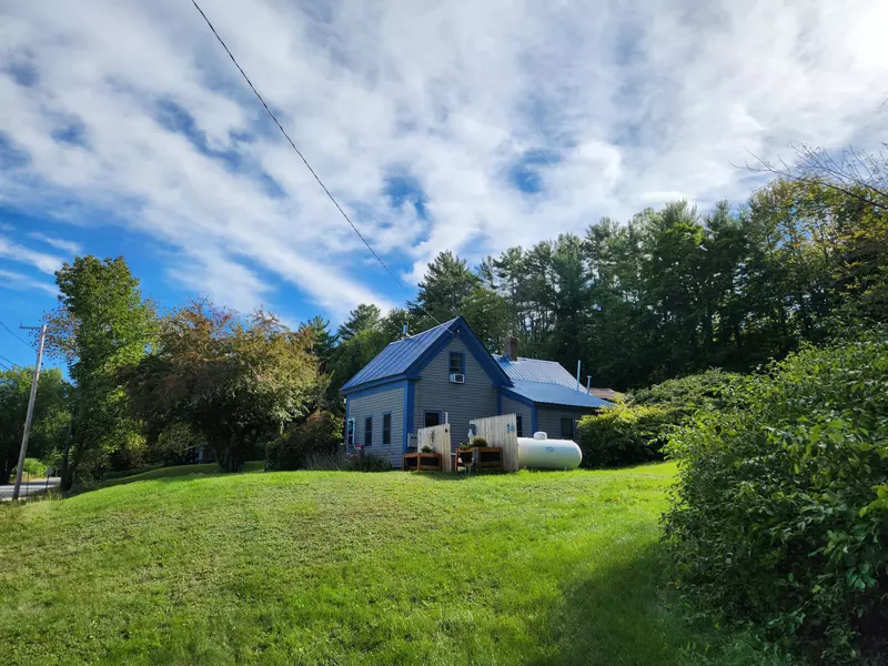 5 N Hill RD, Buckfield, ME 04220
