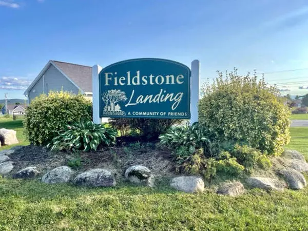 28 Fieldstone DR, Oakland, ME 04963