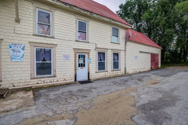 Waterford, ME 04088,927 Valley RD