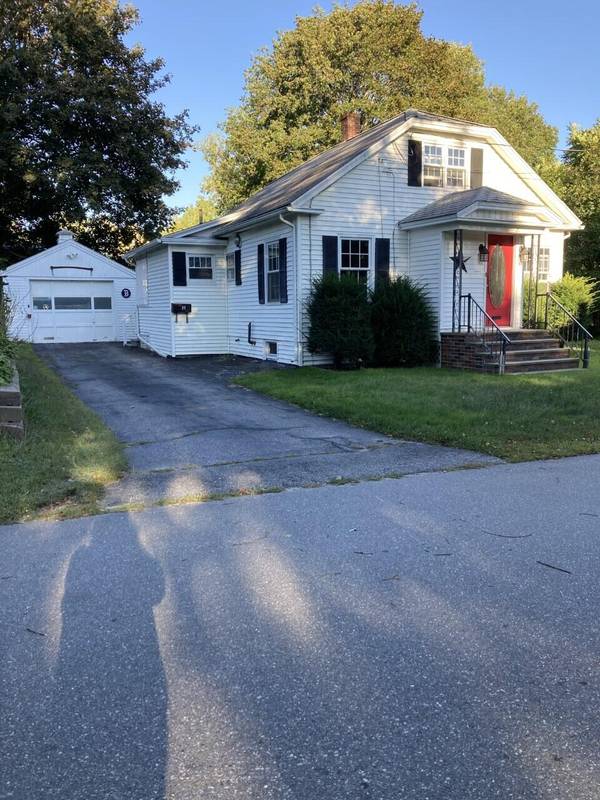 21 Bemis ST, Livermore Falls, ME 04254