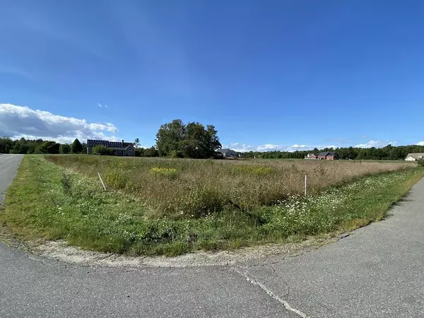 Oakland, ME 04963,65 Mulberry LN