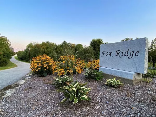 65 Mulberry LN, Oakland, ME 04963