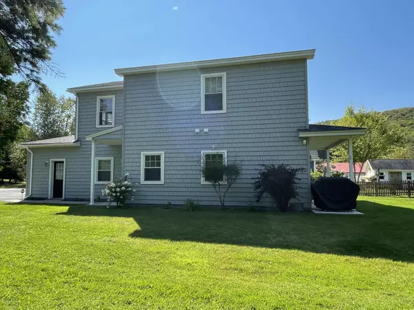 Presque Isle, ME 04769,93 Echo Lake RD