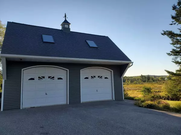 Winter Harbor, ME 04693,182 Newman ST