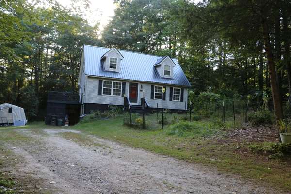 19 Lori LN, Limerick, ME 04048