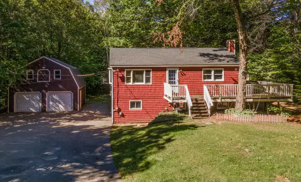 88 Upper Narrows LN, Winthrop, ME 04364