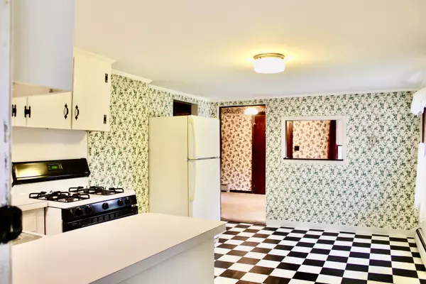 West Gardiner, ME 04345,446 Lewiston RD