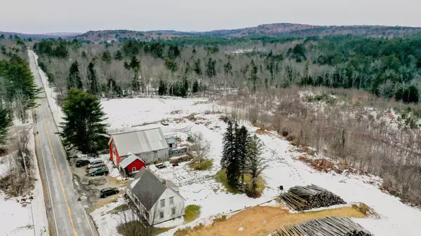 Mount Vernon, ME 04352,183 Pond RD