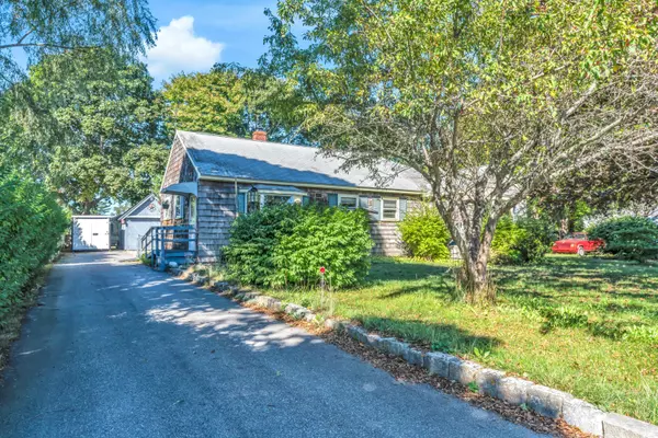 17 Kettle Cove RD, Cape Elizabeth, ME 04107