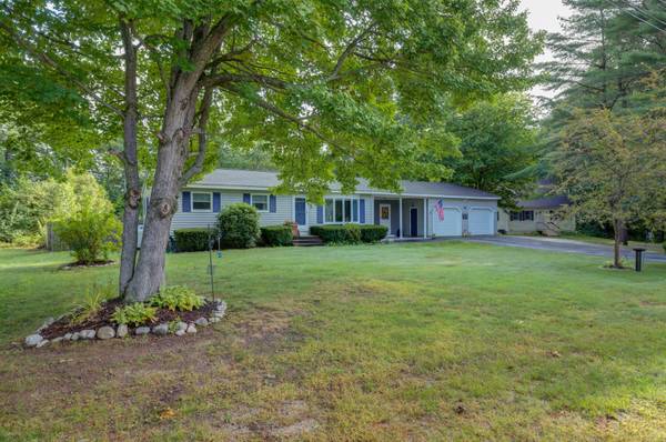 28 Maplewood AVE, Windham, ME 04062