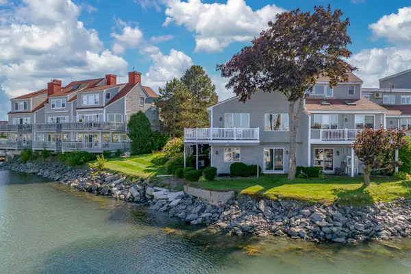 South Portland, ME 04106,15 Anchorage PL #15