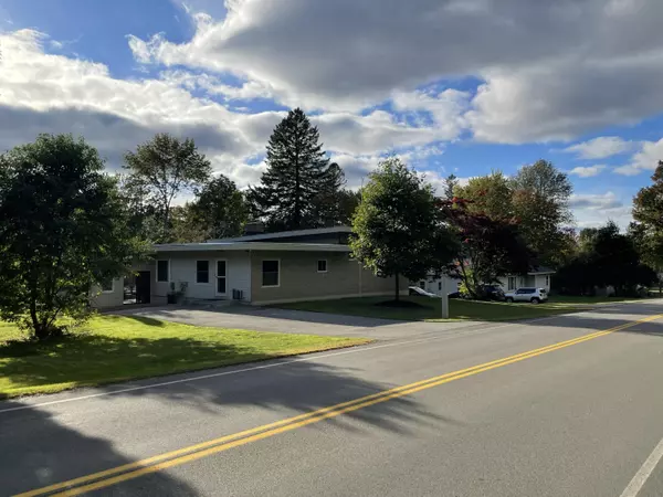 Hermon, ME 04401,548 Blackstream RD