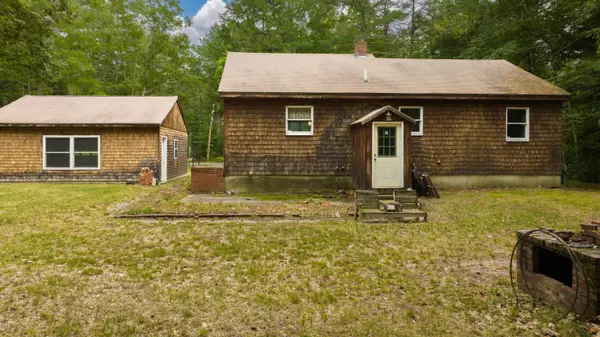 New Gloucester, ME 04260,17 Swamp RD