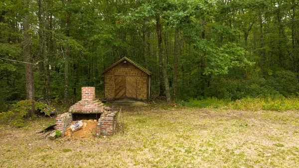 New Gloucester, ME 04260,17 Swamp RD