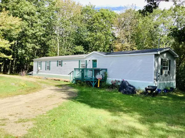 17 Benner LN, Nobleboro, ME 04555