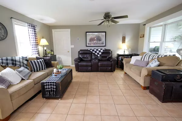 Warren, ME 04864,881 Atlantic HWY