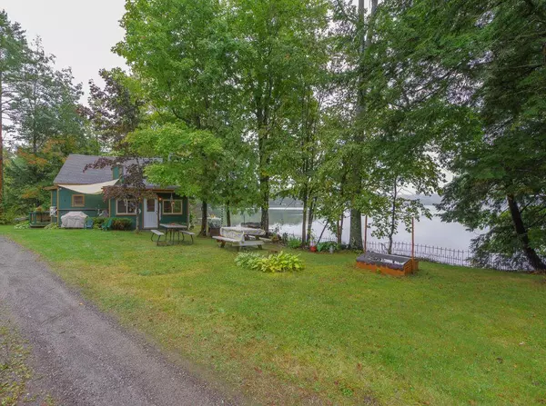 Vassalboro, ME 04989,102 Jones RD