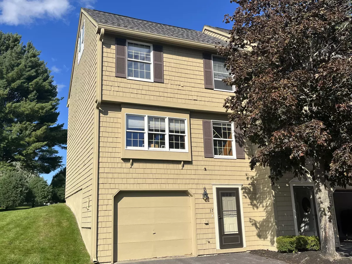 Auburn, ME 04210,37 Royal Oaks DR #43