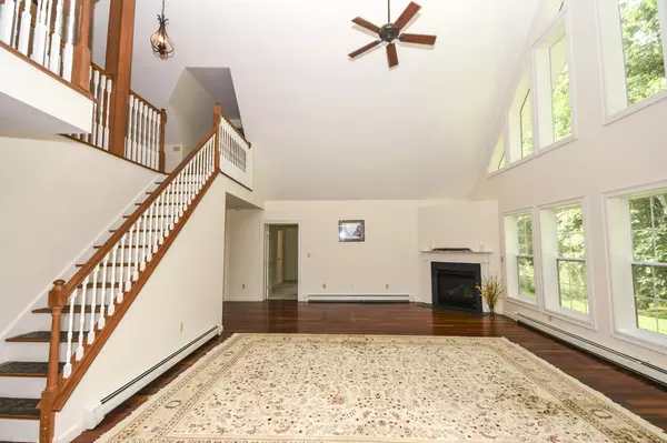 Wiscasset, ME 04578,32 Harrison LN