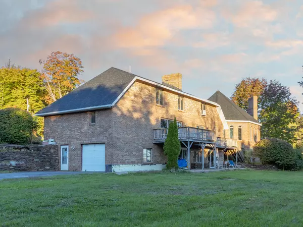 North Berwick, ME 03906,280 Fox Farm Hill RD