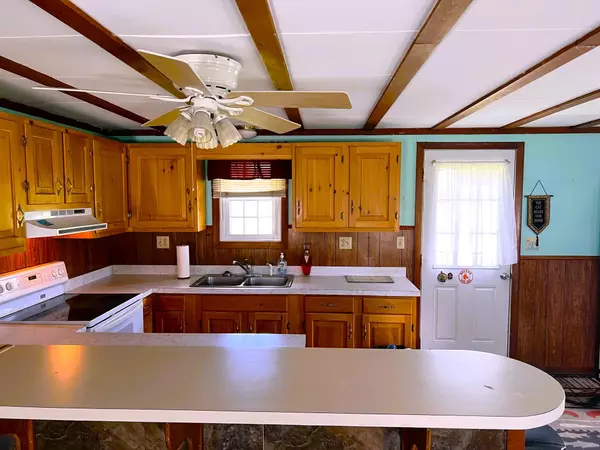 Waldoboro, ME 04572,11 Depot ST