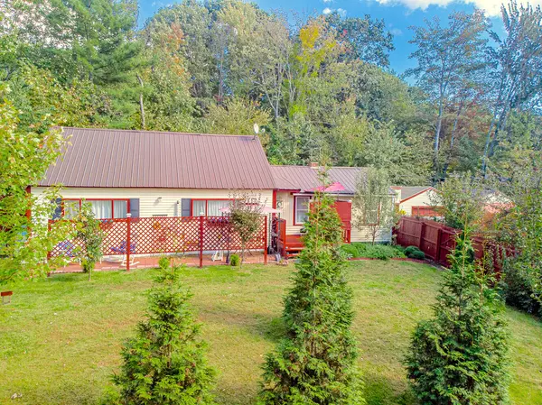 45 David DR, Auburn, ME 04210