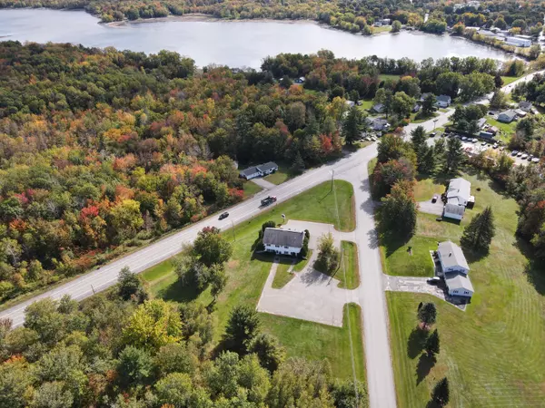 182 Moosehead TRL, Newport, ME 04953