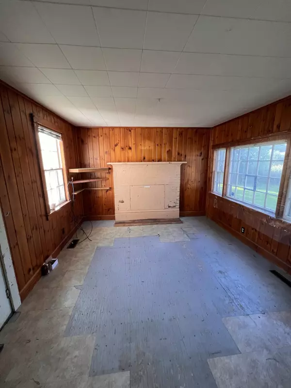 Thomaston, ME 04861,156 Beechwood ST