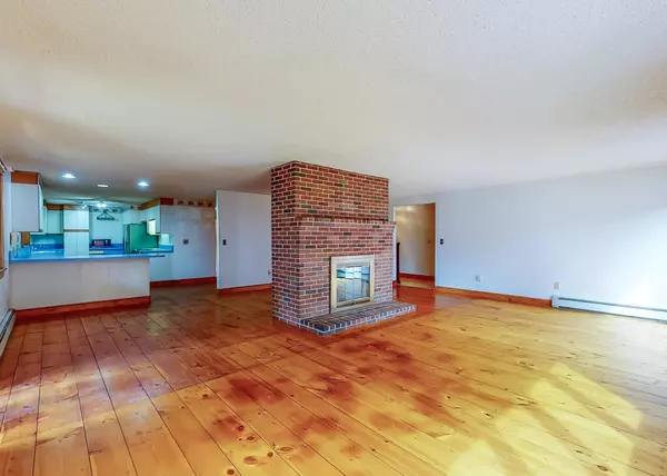 Freeport, ME 04032,4 Scribner DR