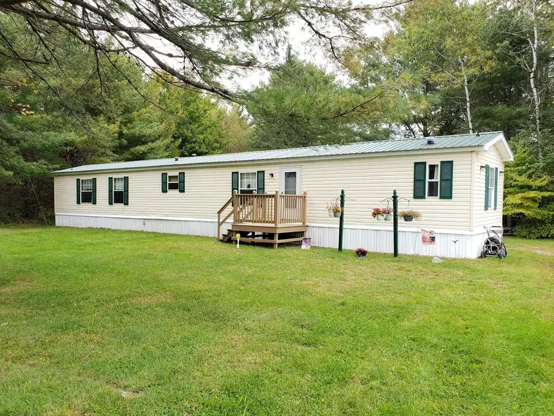 26 Bickford TER, Enfield, ME 04493