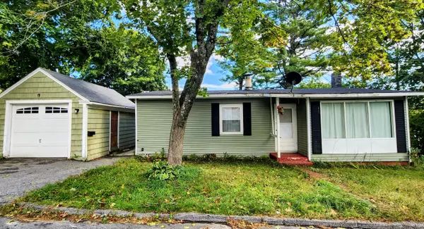 153 Lake Auburn AVE, Auburn, ME 04210