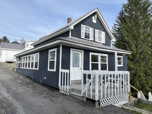 88 4th AVE, Madawaska, ME 04756