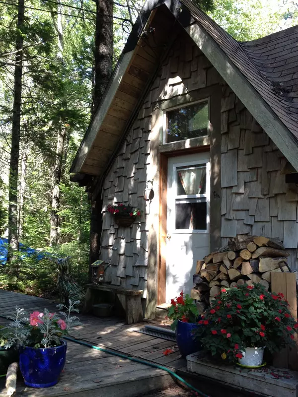 Winter Harbor, ME 04693,86 Summer Harbor RD