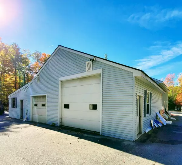 Fairfield, ME 04937,105 Martin Stream RD