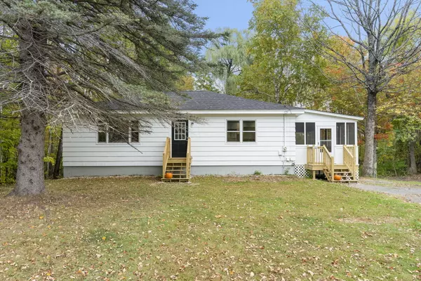 Oakland, ME 04963,289 Oak ST