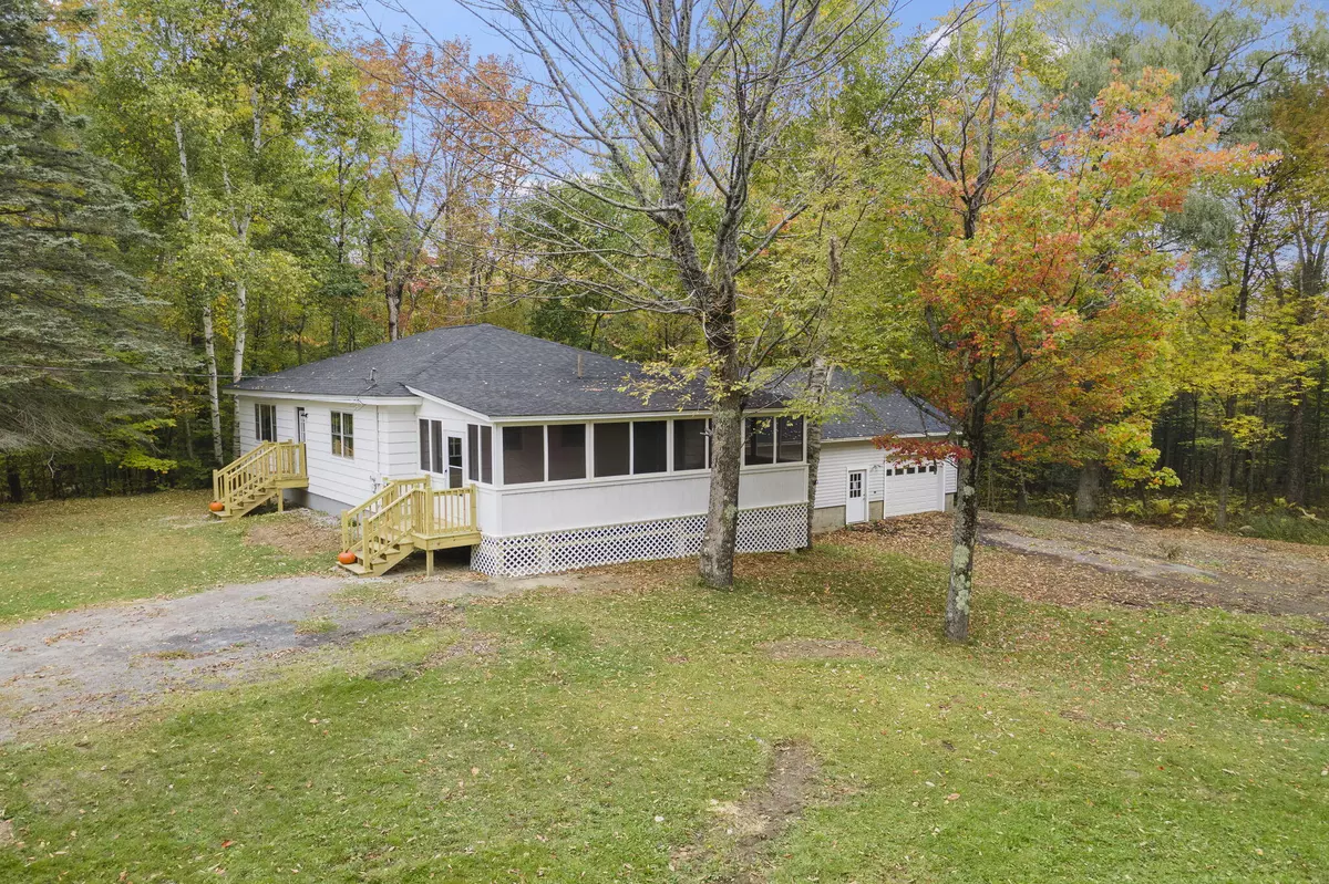 Oakland, ME 04963,289 Oak ST