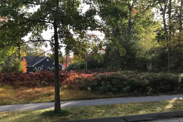 Brunswick, ME 04011,7 Tamarack DR