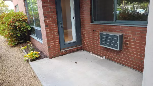 South Portland, ME 04106,148 Breakwater DR #103