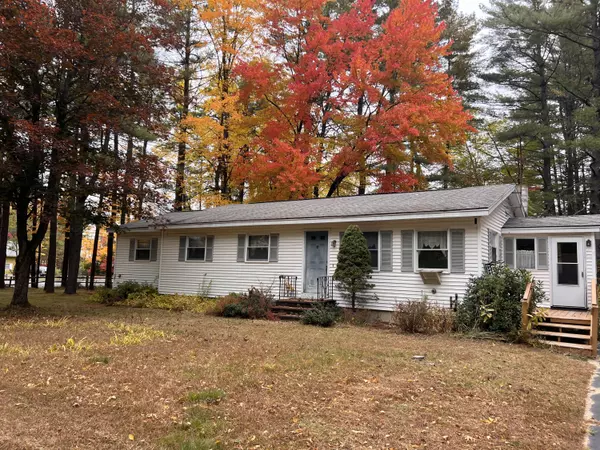 4 Ballard ST, Fryeburg, ME 04037