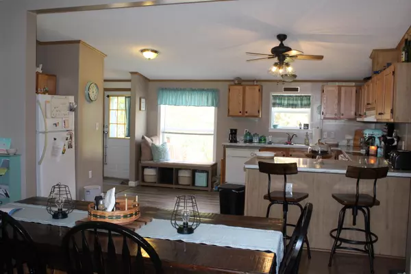 Vassalboro, ME 04989,107 Cemetery ST